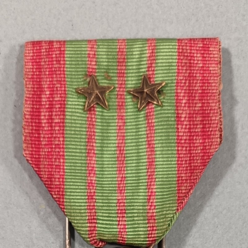 CROIX DE GUERRE DATEE 1939 AVEC DEUX ETOILES POUR CITATIONS A L'ORDRE DU REGIMENT GUERRE 1939-1945