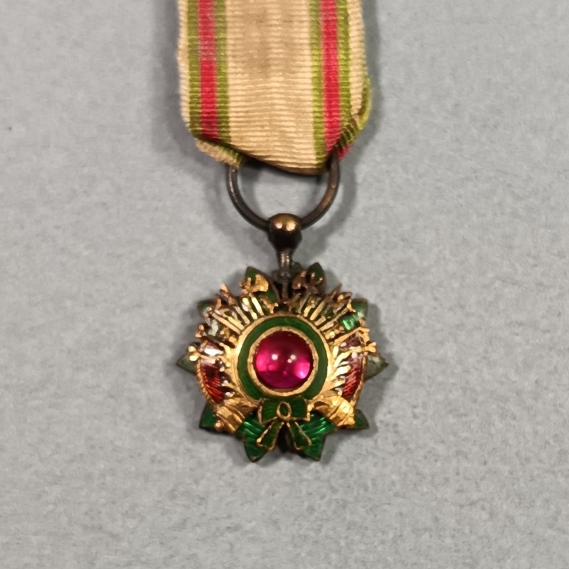 TUNISIE REDUCTION DE LA MEDAILLE ORDRE DU NICHAN EL MOURASSA EL AHED EL AMAN