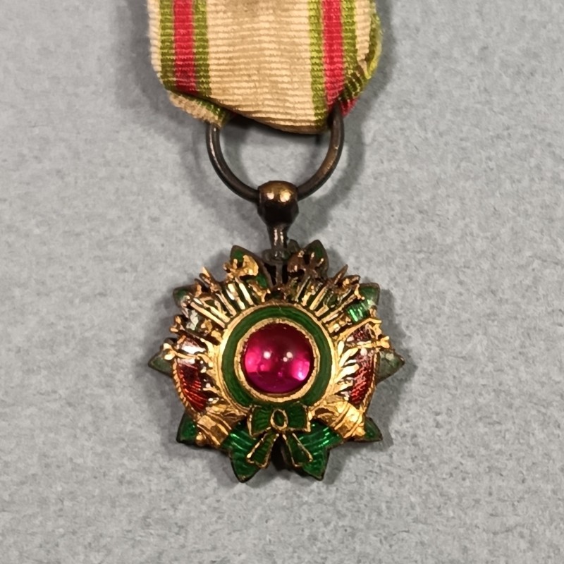 TUNISIE REDUCTION DE LA MEDAILLE ORDRE DU NICHAN EL MOURASSA EL AHED EL AMAN