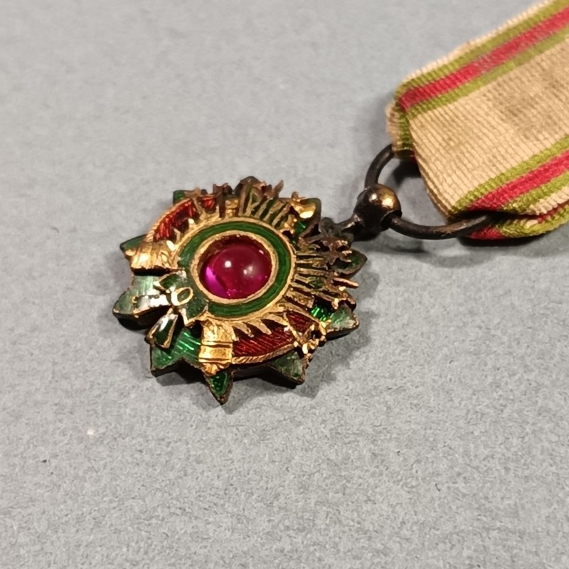 TUNISIE REDUCTION DE LA MEDAILLE ORDRE DU NICHAN EL MOURASSA EL AHED EL AMAN