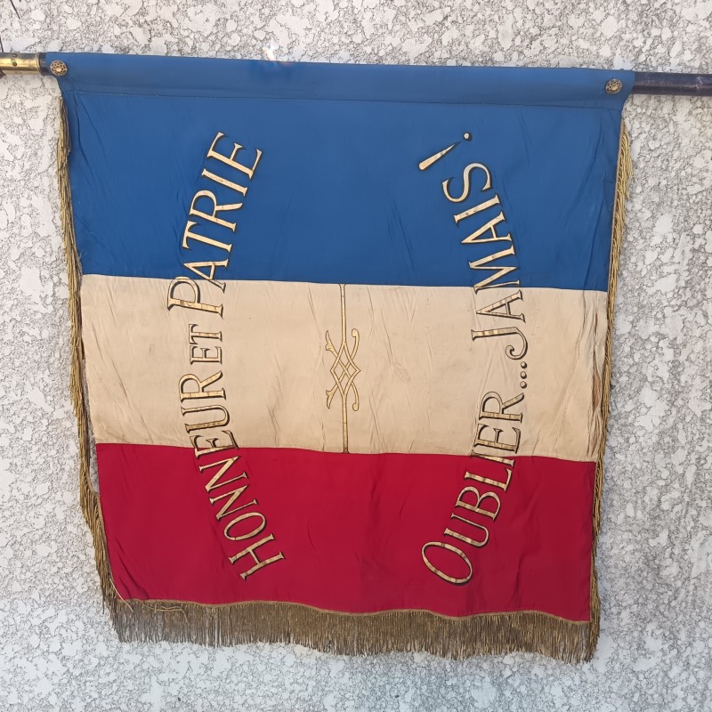 DRAPEAU DES VETERANS DES ARMEES DE TERRE ET DE MER 1870-1871 ST NAZAIRE DE VALENTANE MONGAUDON