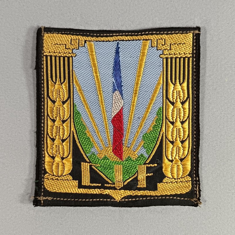 INSIGNE TISSU GENERAL DES CHANTIERS DE JEUNESSE FRANCAIS CJF MARECHAL PETAIN 1940-1944 TISSAGE FOND VERT