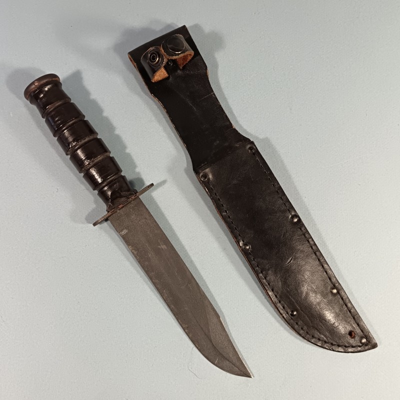 COUTEAU DE COMBAT KABAR USMC US CAMILLUS MARQUAGE LAME US. CAMILLUS NEW YORK USA