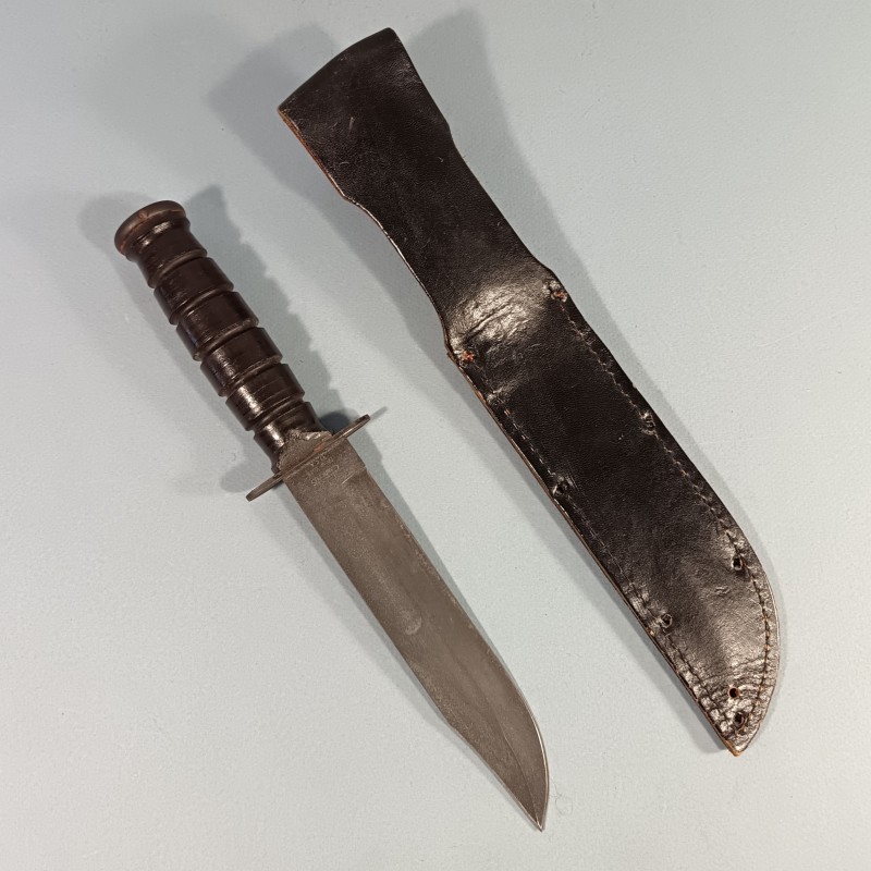 COUTEAU DE COMBAT KABAR USMC US CAMILLUS MARQUAGE LAME US. CAMILLUS NEW YORK USA