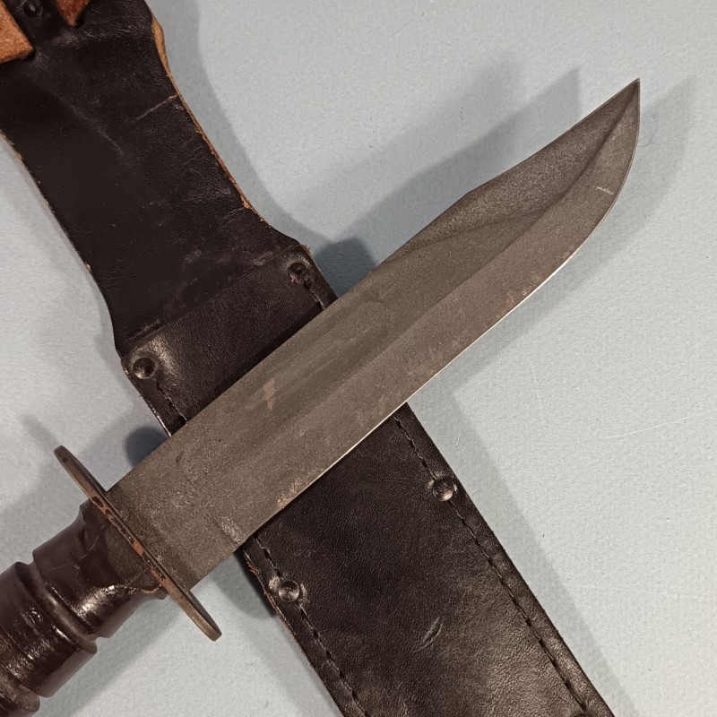 COUTEAU DE COMBAT KABAR USMC US CAMILLUS MARQUAGE LAME US. CAMILLUS NEW YORK USA