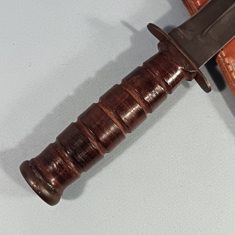 RARE !! COUTEAU DE MARINS' USNC CAMILLUS N.Y. KABAR MARQUAGE GARDE FOURREAU CUIR CLAIR NOMINATIF