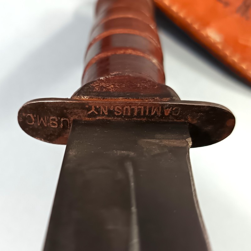 RARE !! COUTEAU DE MARINS' USNC CAMILLUS N.Y. KABAR MARQUAGE GARDE FOURREAU CUIR CLAIR NOMINATIF
