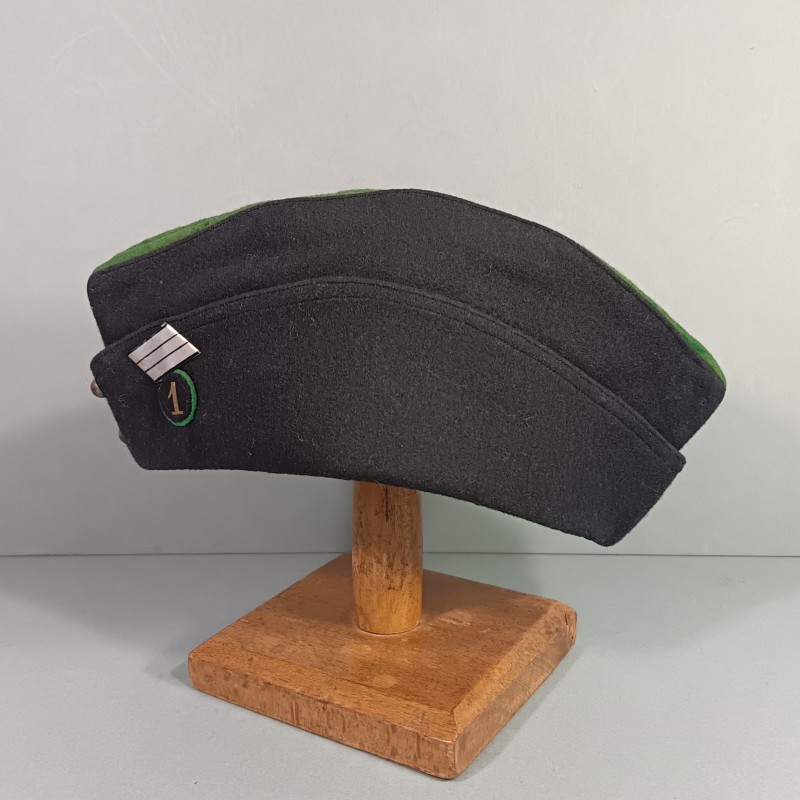 CALOT ARMEE FRANCAISE MODELE 1944 SOUS OFFICIERT SERGENT CHEF CAVALERIE DU 1 er REGT DU TRAIN TAILLE 58