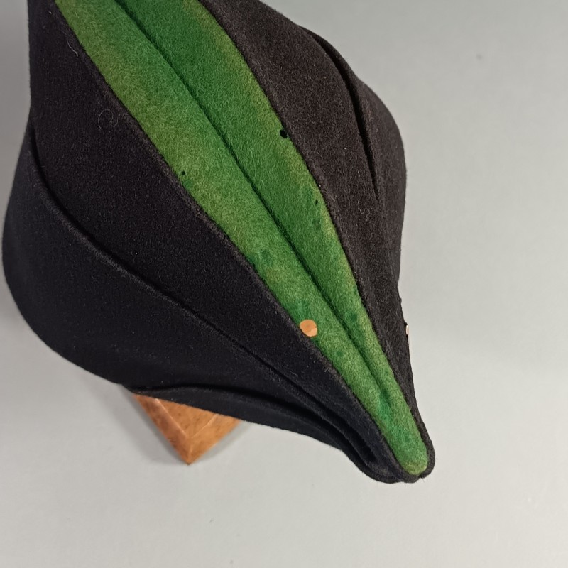 CALOT ARMEE FRANCAISE MODELE 1944 SOUS OFFICIERT SERGENT CHEF CAVALERIE DU 1 er REGT DU TRAIN TAILLE 58