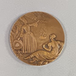MEDAILLE EN BRONZE DE LA COMPAGNIE GENERALE TRANSATLANTIQUE BATEAU ANTILLES 1953 GRAVEUR R. DELAMARRE