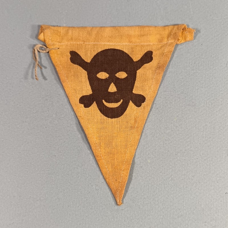 PETIT DRAPEAU ALLEMAND SIGNALEMENT DE MINES OU TERRAIN MINE SECONDE GUERRE