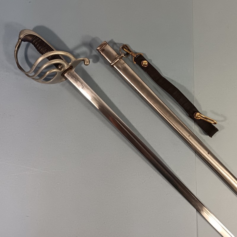 SABRE MODELE 1882 FANTAISIE POUR OFFICIERS D'INFANTERIE OU CAVALERIE FABRICATION GUERRE 1914 1918 ET 1939 1945