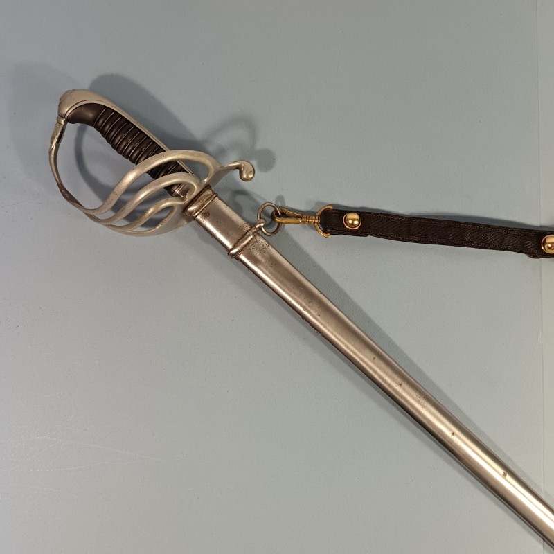 SABRE MODELE 1882 FANTAISIE POUR OFFICIERS D'INFANTERIE OU CAVALERIE FABRICATION GUERRE 1914 1918 ET 1939 1945
