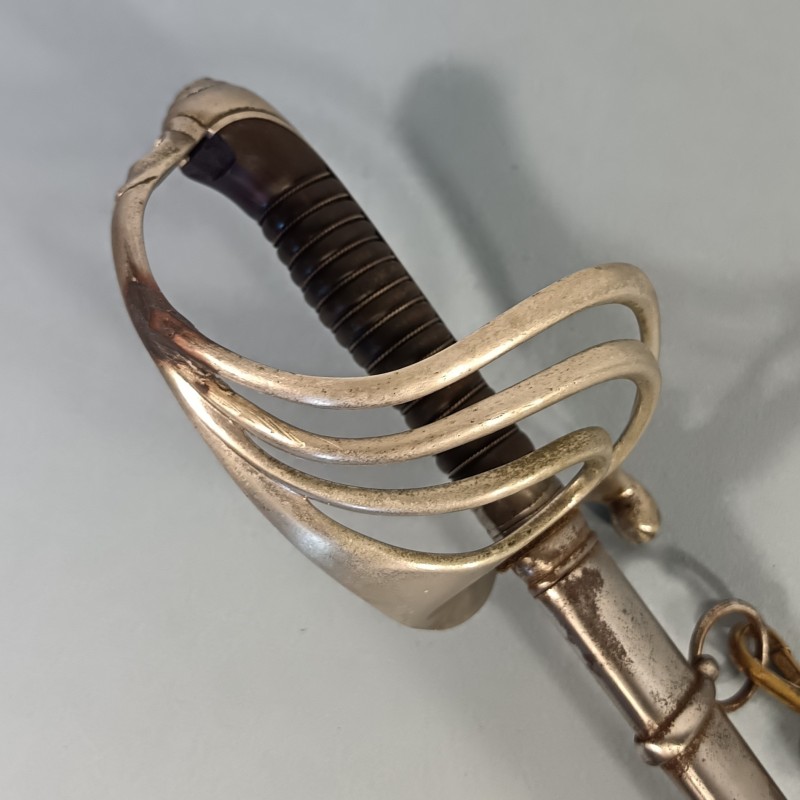 SABRE MODELE 1882 FANTAISIE POUR OFFICIERS D'INFANTERIE OU CAVALERIE FABRICATION GUERRE 1914 1918 ET 1939 1945