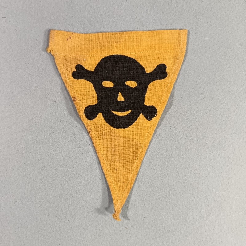 PETIT DRAPEAU ALLEMAND SIGNALEMENT DE MINES OU TERRAIN MINE SECONDE GUERRE