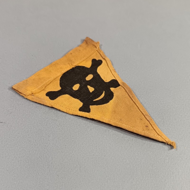 PETIT DRAPEAU ALLEMAND SIGNALEMENT DE MINES OU TERRAIN MINE SECONDE GUERRE