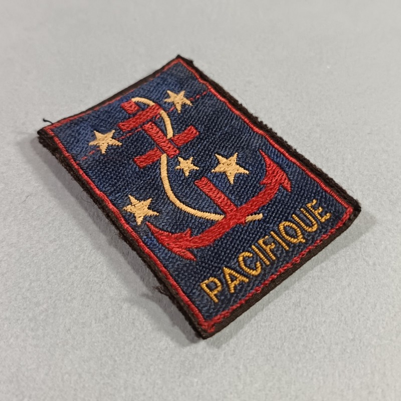 INSIGNE D'EPAULE EN TISSU DES FORCES FRANCAISES LIBRES DU PACIFIQUE MARINE NATIONALE