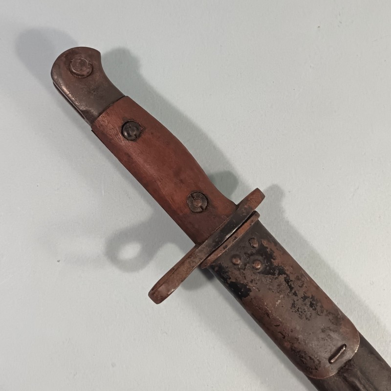 BAIONNETTE US REMINGTON MODELE 1913 DATEE 1916 CURIOSITE PLAQUETTES BOIS NON RAINUREES