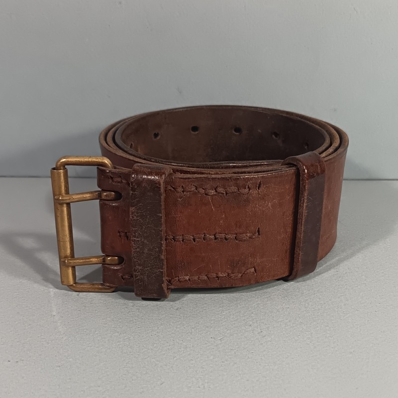 CEINTURON TROUPE EN CUIR MARRON MODELE 1903/1914 BOUCLE LAITON FABRICATION PREMIERE OU SECONDE GUERRE