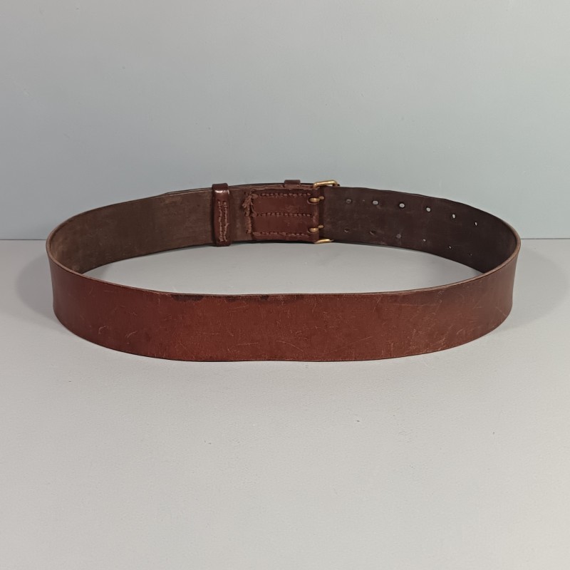 CEINTURON TROUPE EN CUIR MARRON MODELE 1903/1914 BOUCLE LAITON FABRICATION PREMIERE OU SECONDE GUERRE
