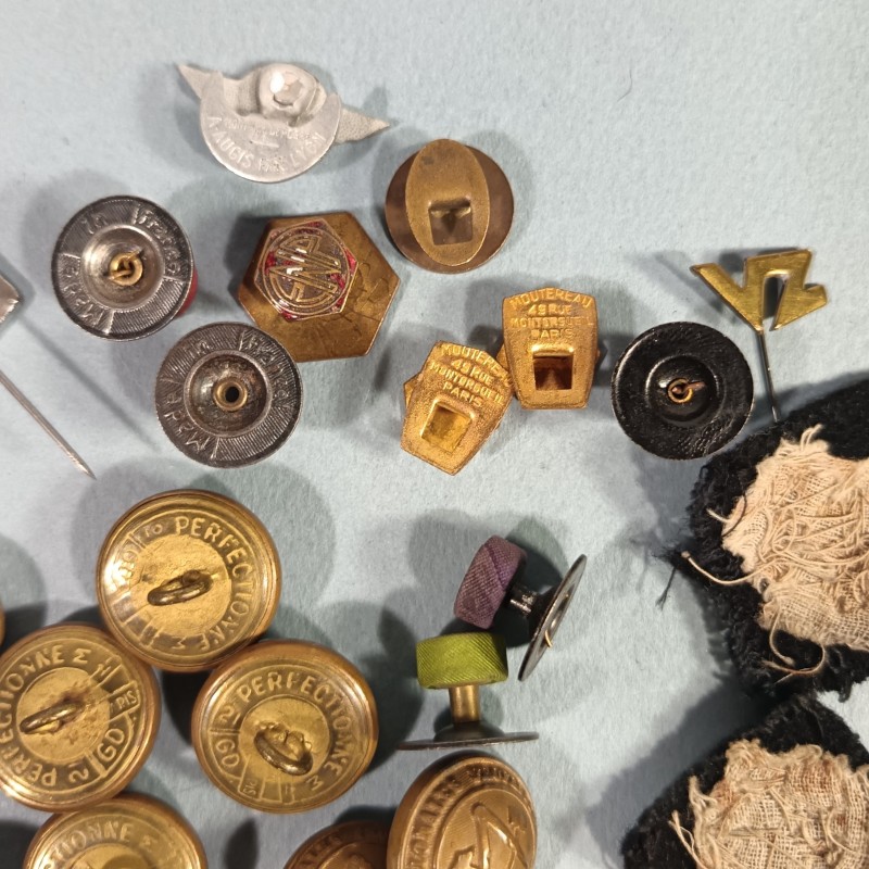 ENSEMBLE LOT ECOLES NATIONALES PROFESSIONNELS BOUTONS PATTES DE COL INSIGNES BOUTONNIERES ROSETTES 1880 1960