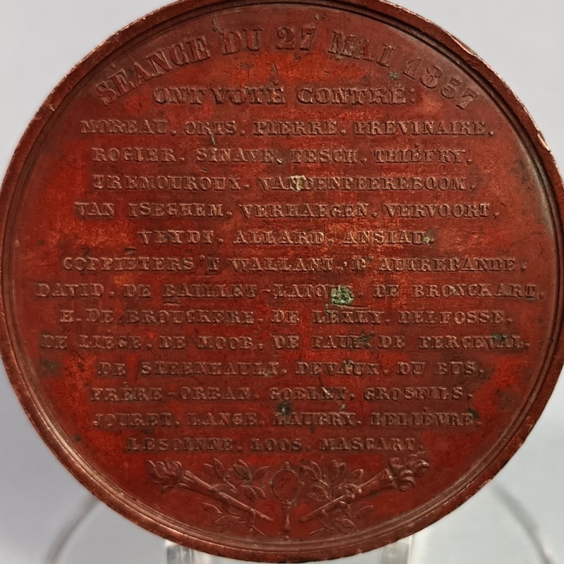 BELGIQUE MEDAILLE DE TABLE SEANCE DU 27 MAI 1857 VOTE CONTRE LE PROJET DE LOI SUR LES ETABLISSEMENTS DE BIENFAISANCE