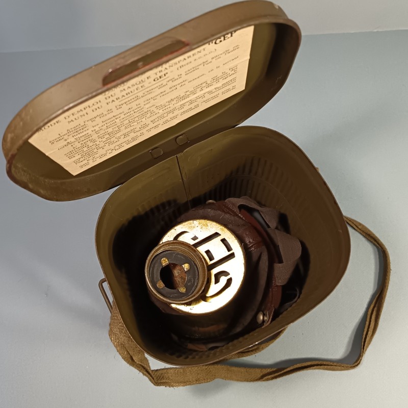 MASQUE A GAZ MILITAIRE OU CIVIL DEFENSE PASSIVE GEP 1938 CARTOUCHE Z 1938 GAZ ET PROTECTION PARIS