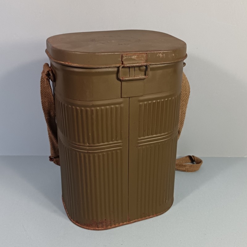 MASQUE A GAZ MILITAIRE OU CIVIL DEFENSE PASSIVE GEP 1938 CARTOUCHE Z 1938 GAZ ET PROTECTION PARIS