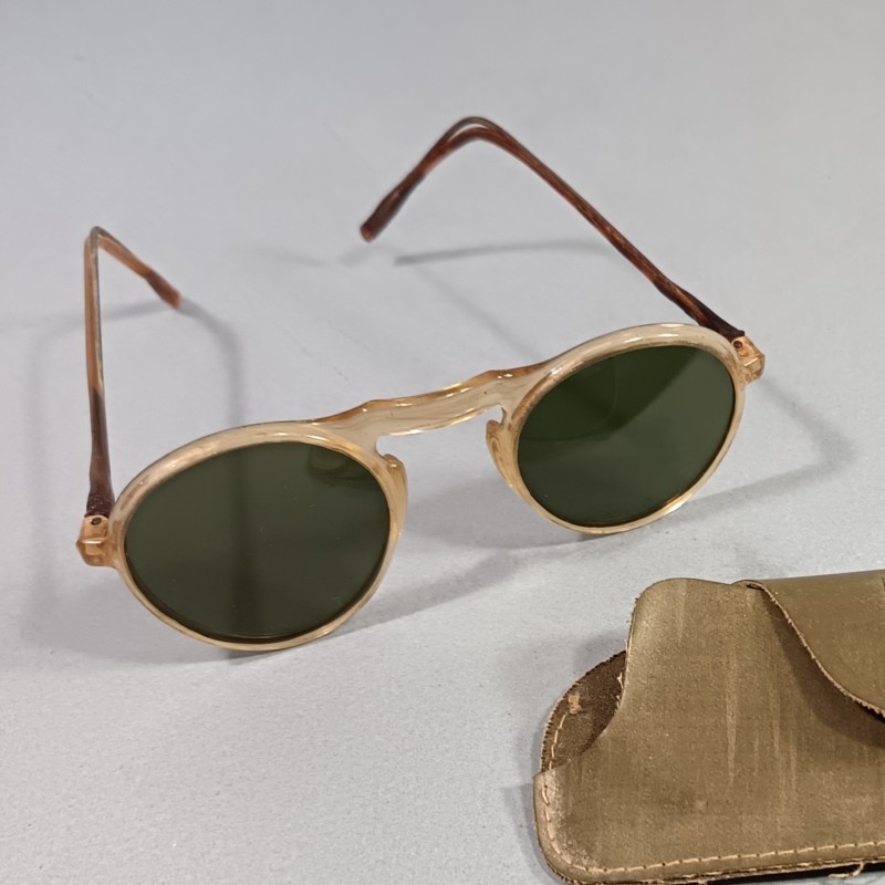 LUNETTE DE SOLEIL REGLEMENTAIRE US ARMY FABRICATION MARQUEE C.P.C. US 1945 MONTURE EN CELLULOIDE VERRES VERTS