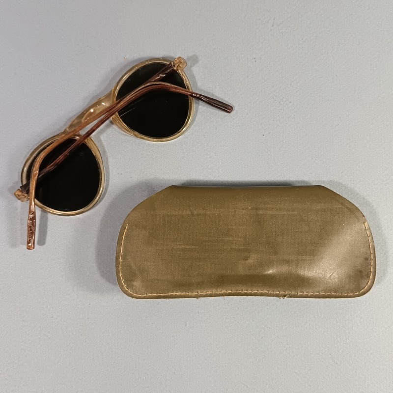 LUNETTE DE SOLEIL REGLEMENTAIRE US ARMY FABRICATION MARQUEE C.P.C. US 1945 MONTURE EN CELLULOIDE VERRES VERTS