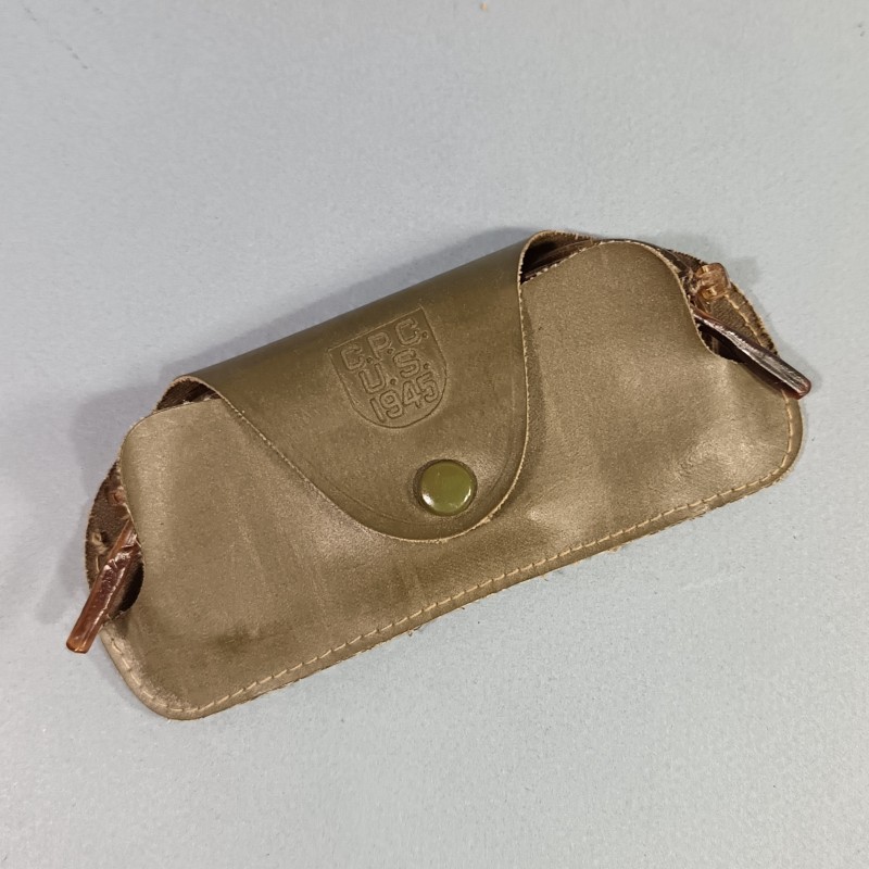 LUNETTE DE SOLEIL REGLEMENTAIRE US ARMY FABRICATION MARQUEE C.P.C. US 1945 MONTURE EN CELLULOIDE VERRES VERTS