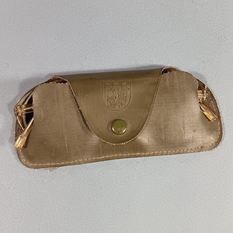 LUNETTES DE SOLEIL REGLEMENTAIRE US ARMY FABRICATION MARQUEE C.P.C. US 1945 MONTURE EN CELLULOIDE VERRES VERTS
