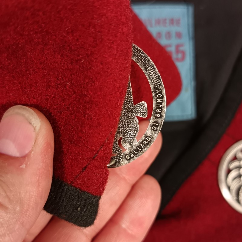 BERET ROUGE PARACHUTISTES TAILLE 54 FABRICATION ANNEES 1980 MODELE F1 INSIGNE TAP BALLARD