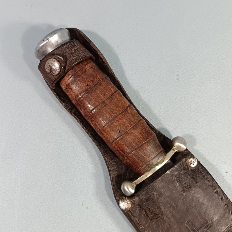 COUTEAU SCOUT OU CJF CHANTIERS DE JEUNESSE SABATIER AVEC CROIX DE LORRAINE SUR LE FOURREAU