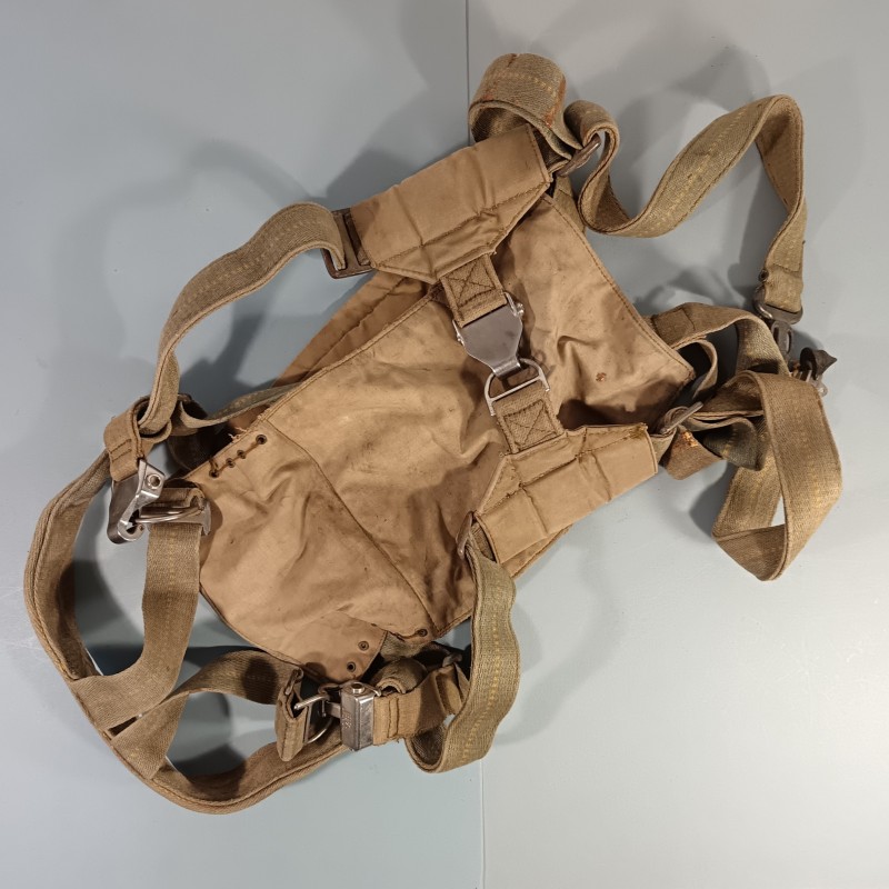 FRANCE HARNAIS DE PARACHUTE DE PILOTE AERONAUTIQUE MILITAIRE EFA MODELE A IDENTIFIER
