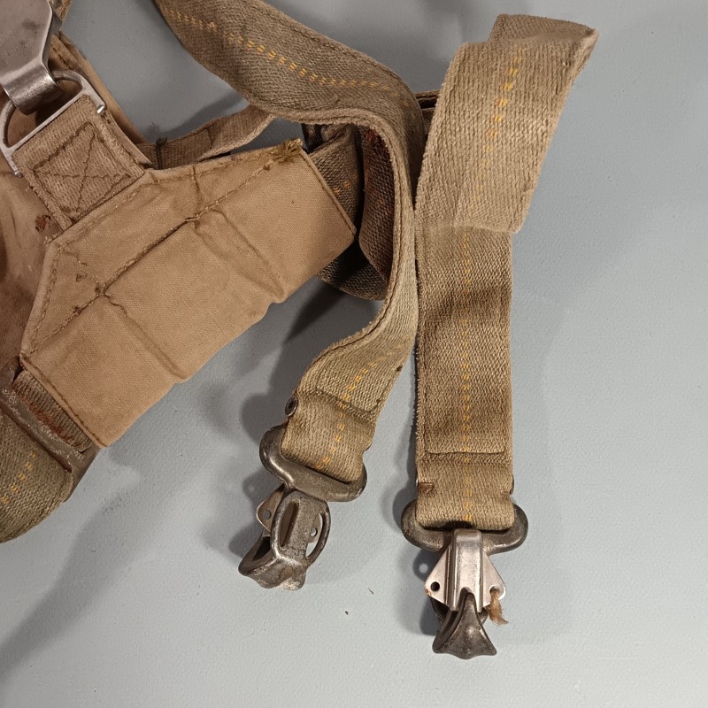 FRANCE HARNAIS DE PARACHUTE DE PILOTE AERONAUTIQUE MILITAIRE EFA MODELE A IDENTIFIER