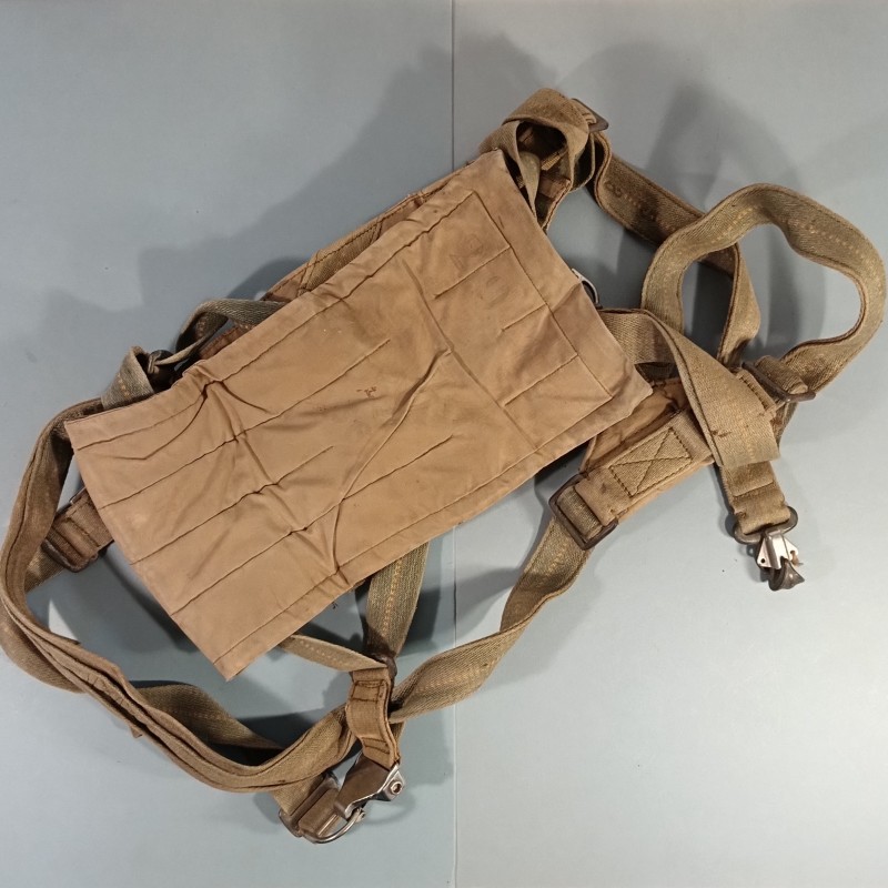 FRANCE HARNAIS DE PARACHUTE DE PILOTE AERONAUTIQUE MILITAIRE EFA MODELE A IDENTIFIER