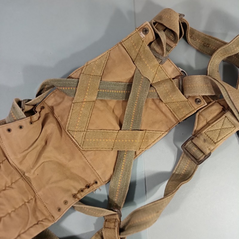 FRANCE HARNAIS DE PARACHUTE DE PILOTE AERONAUTIQUE MILITAIRE EFA MODELE A IDENTIFIER