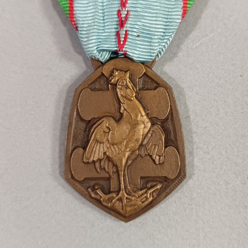 MEDAILLE COMMEMORATIVE GUERRE 1939-1945 ARMEE DE LIBERATION AVEC BARRETTE ALLEMAGNE