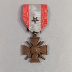 CROIX DES TOE THEATRES DES OPERATIONS EXTERIEURS AVEC UNE ETOILE POUR UNE CITATION