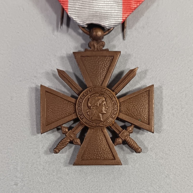 CROIX DES TOE THEATRES DES OPERATIONS EXTERIEURS AVEC UNE ETOILE POUR UNE CITATION