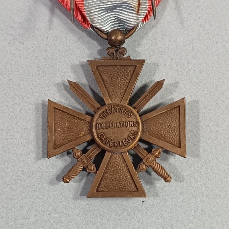 CROIX DES TOE THEATRES DES OPERATIONS EXTERIEURS AVEC UNE ETOILE POUR UNE CITATION