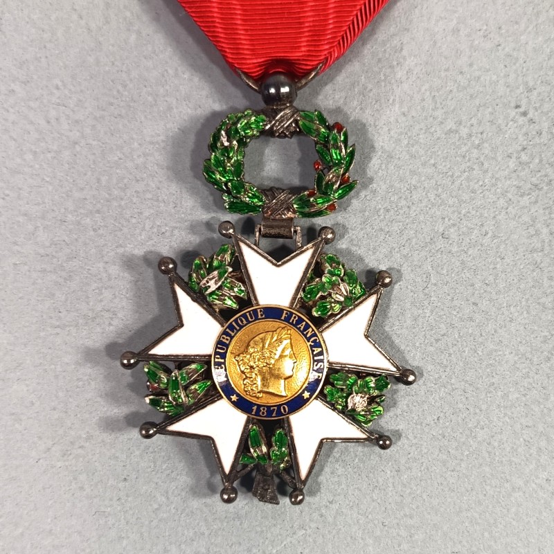 FRANCE MEDAILLE CROIX DE CHEVALIER DE L'ORDRE DE LA LEGION D'HONNEUR 3 ème REPUBLIQUE MODELE LUXE BOMBE