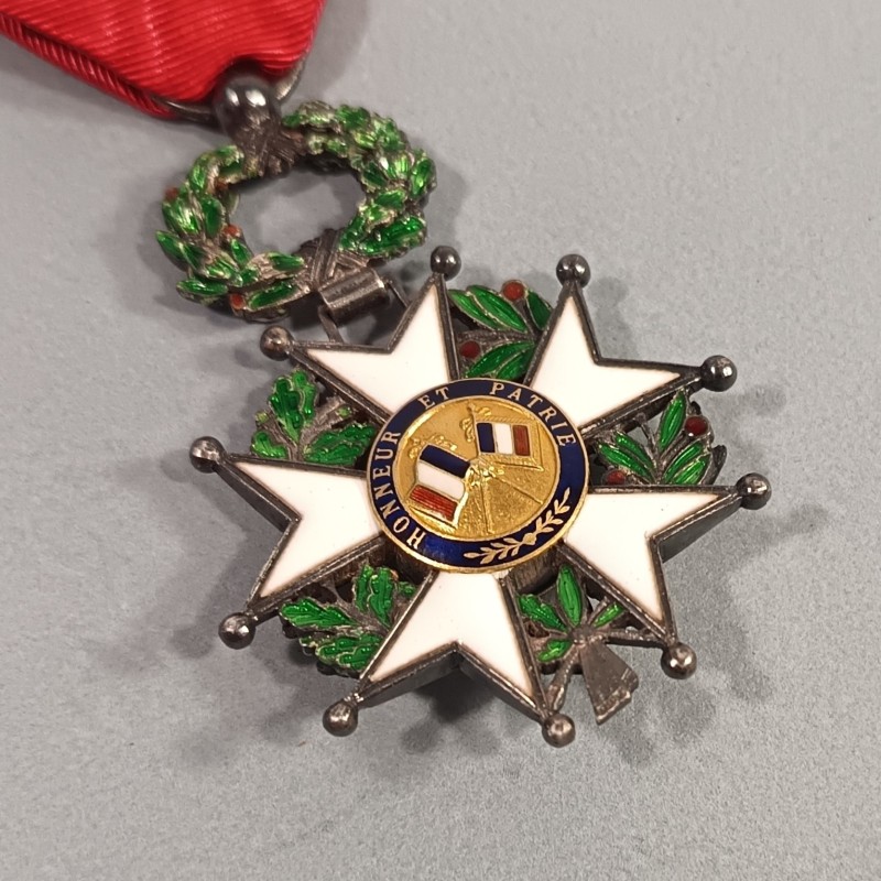 FRANCE MEDAILLE CROIX DE CHEVALIER DE L'ORDRE DE LA LEGION D'HONNEUR 3 ème REPUBLIQUE MODELE LUXE BOMBE