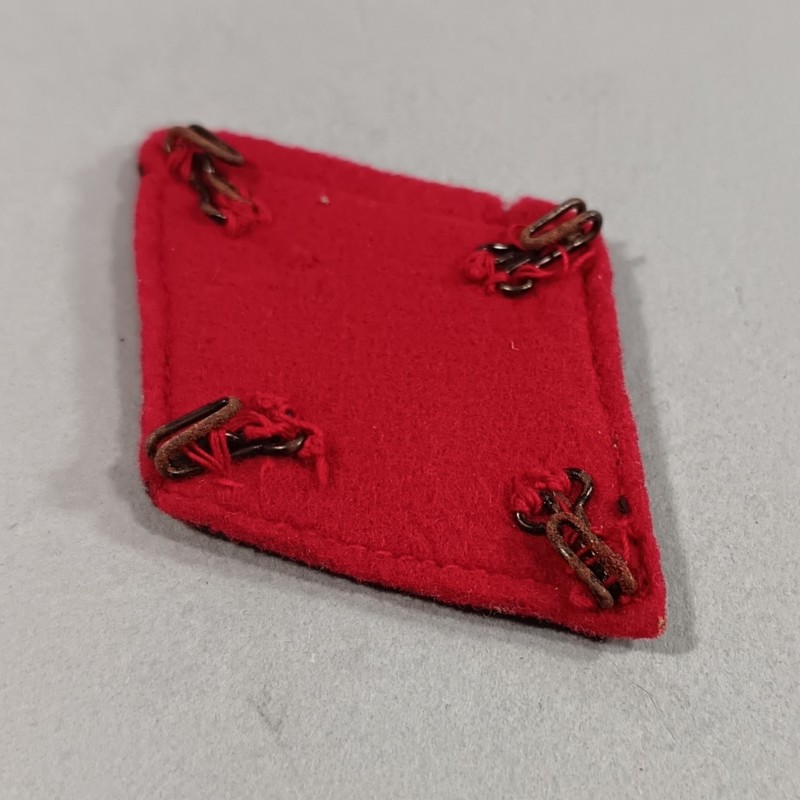 INSIGNES TISSU LOSANGE MODELE 1945 DU 2 ème REGIMENT DE SPAHIS MAROCAINS