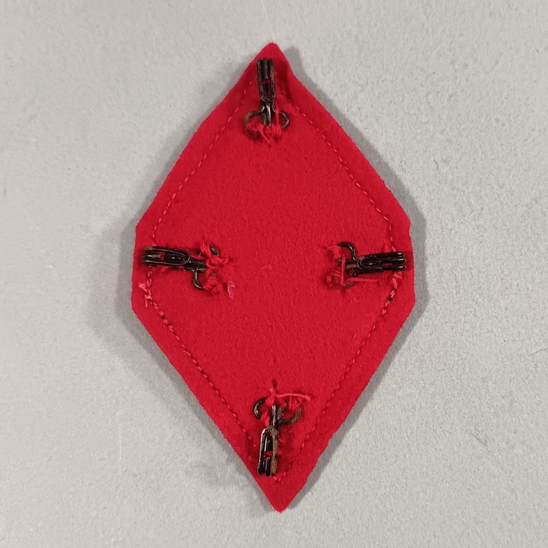 INSIGNES TISSU LOSANGE MODELE 1945 DE SERGENT DU 2 ème REGIMENT DE SPAHIS MAROCAINS