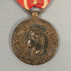 MEDAILLE EN ARGENT DE LA CAMPAGNE D'ITALIE NAPOLEON III 1859 SECOND EMPIRE SIGNEE BARRE