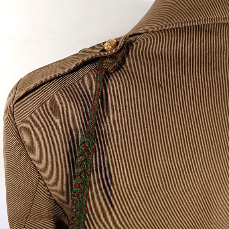 VESTE D'UNIFORME MODELE 1939 D'UN LIEUTENANT AU 53 ème REGIMENT D'ARTILLERIE MIXTE DIVISIONNAIRE 1939-1940