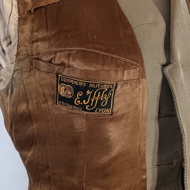 VESTE D'UNIFORME MODELE 1939 D'UN LIEUTENANT AU 53 ème REGIMENT D'ARTILLERIE MIXTE DIVISIONNAIRE 1939-1940