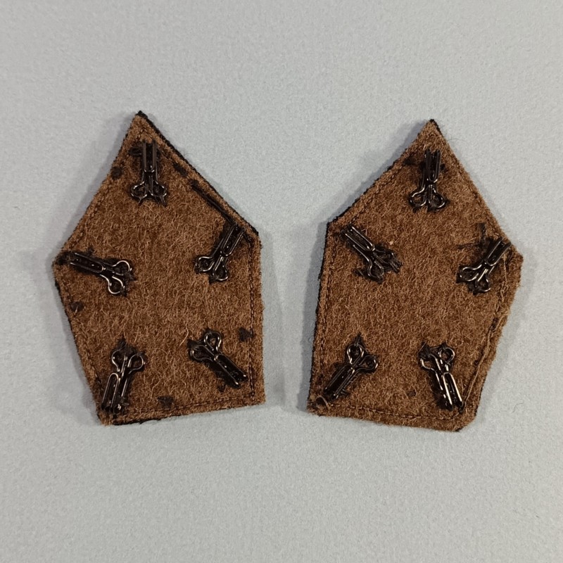 PAIRE DE PATTES DE COL VESTE D'OFFICIER D'ETAT MAJOR MODELE 1939 CANNETILLE ARGENT CAVALERIE